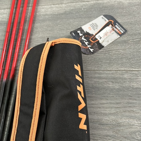 Titan, Compact Back Quiver with Arrows - Picture 8 of 12